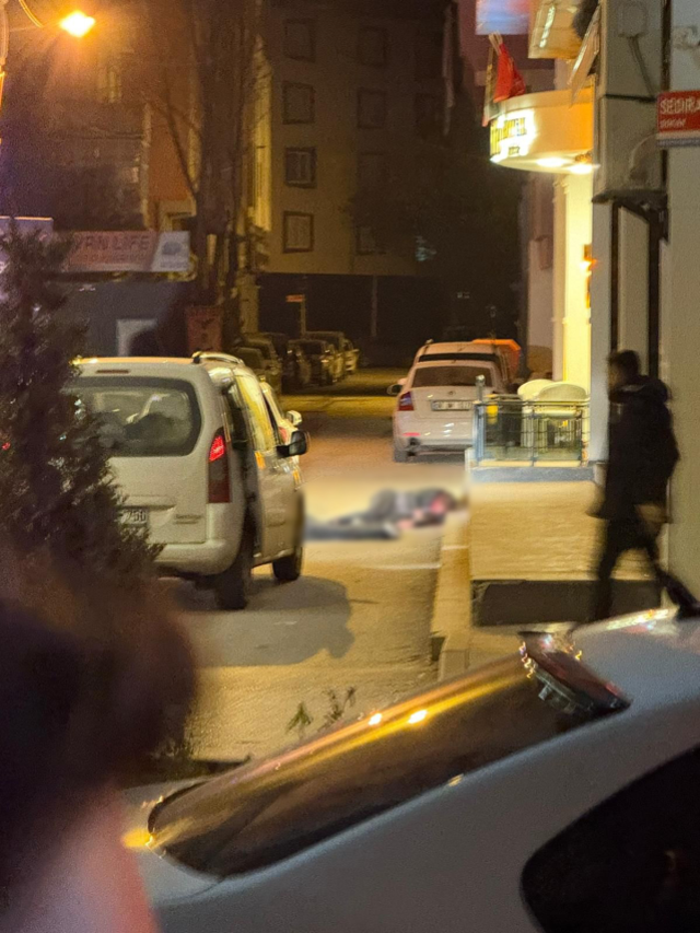 Avukat, tartıştığı baba ve oğlunu katletti