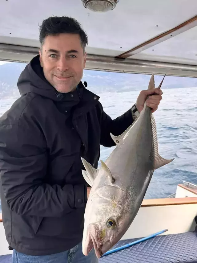 Kıvanç Tatlıtuğ ve Kıvanç Kasabalı Gökova'da: Tuttukları kocaman balık şaşırttı