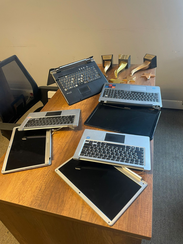 Beykoz'da dehşet anları! Ofisi basan grup eski patronlarını sokak ortasında darp etti