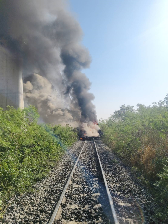 İnşaat vinci trenin üzerine devrildi! 22 kişi öldü, onlarca yaralı var