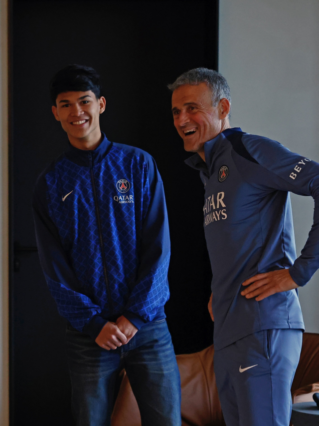 Paris Saint-Germain, Barcelona'dan 18 yaşındaki Dro Fernandez'i transfer etti