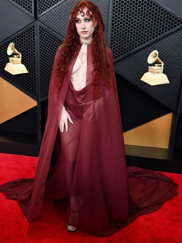 چاپل رون به نظرات درباره لباس جسورانه‌اش پاسخ داد: چیز خاصی نیست