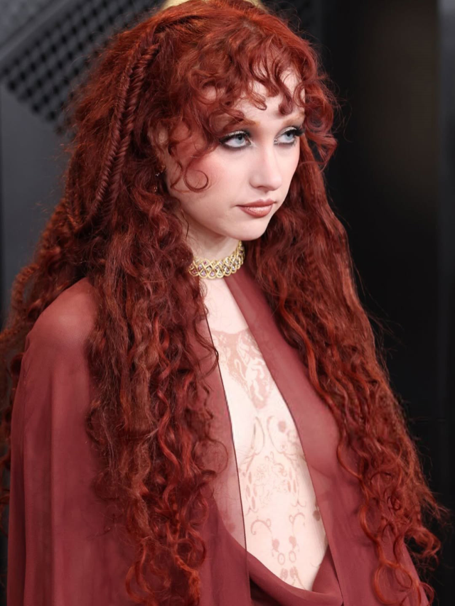 چاپل رون به نظرات درباره لباس جسورانه‌اش پاسخ داد: چیز خاصی نیست