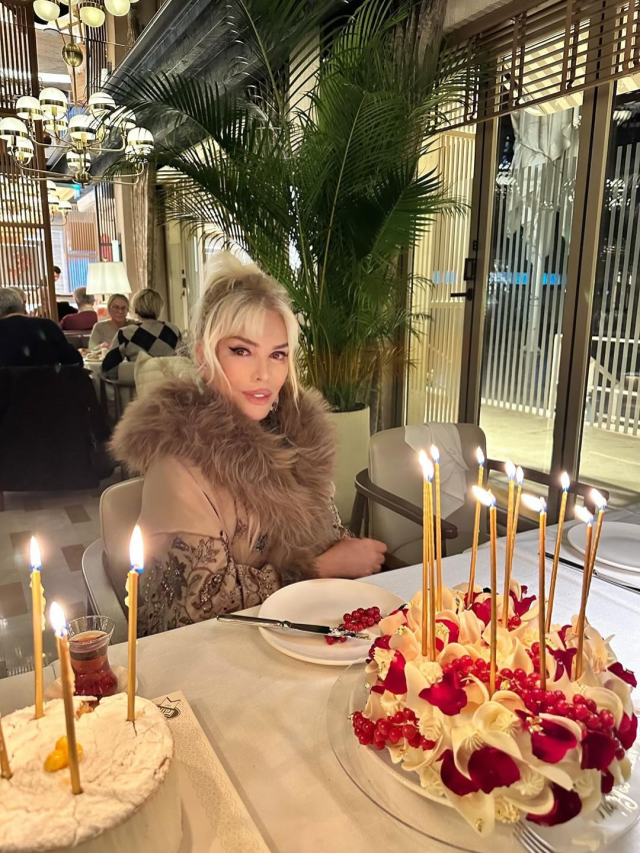 Süper Star Ajda, 80. yaşını kutladı