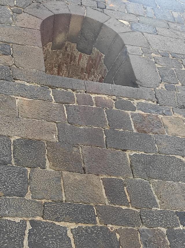 Erzurum'da duvardaki kan izlerinin kimin olduğunu öğrenince hüngür hüngür ağlayacaksınız