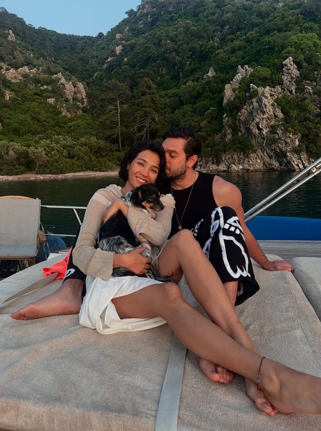 Aybüke Pusat'ın sevgilisiyle tatil pozları! Yeni imajı dikkat çekti