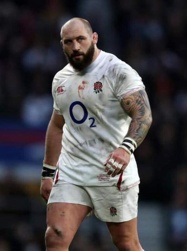 Koronavirüse yakalanan sporcu, tat alma duyusunu test etmek için acı biber yedi, bakın sonu ne oldu