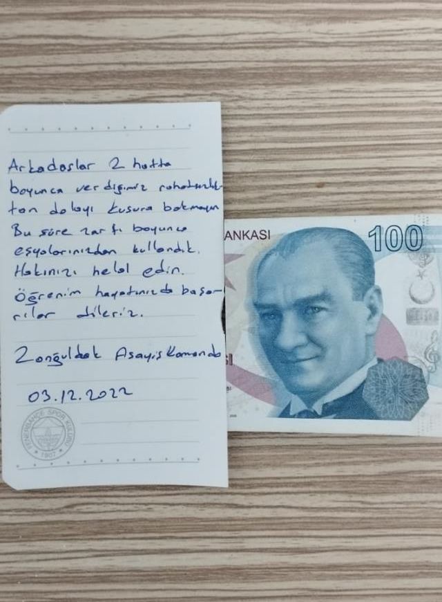 Depremde Düzce'ye gelen destek ekipleri konakladıkları yurtlarda öğrencilere not ve para bıraktı