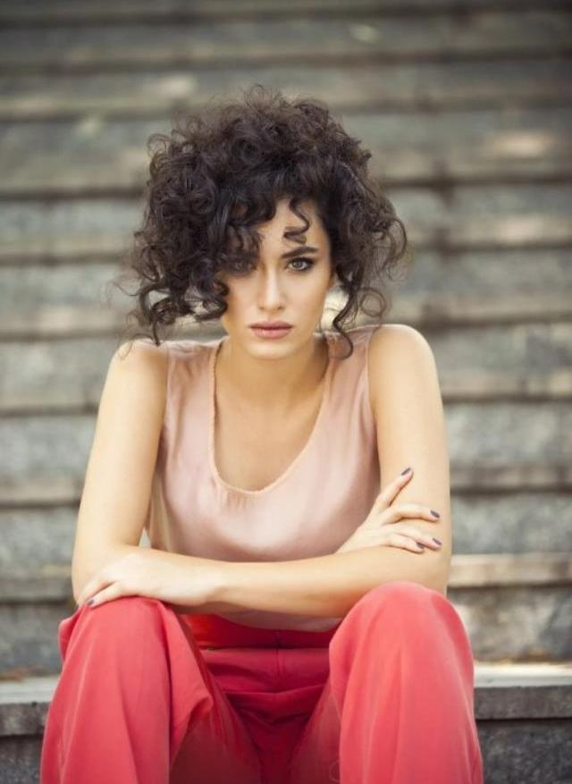 Trafikte alkollü yakalanan Hande Doğandemir'in ehliyetine iki yıl süreyle el konuldu