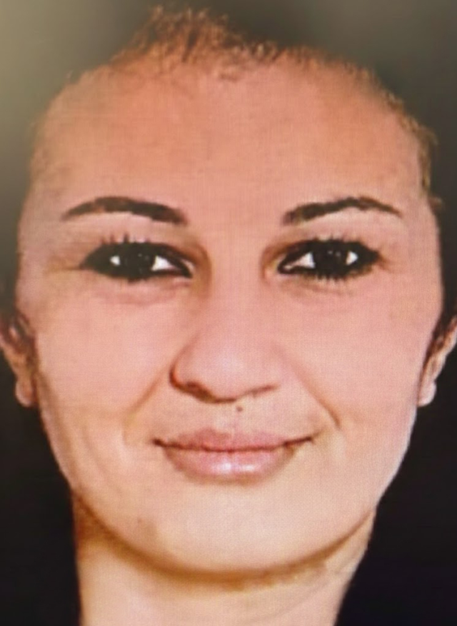 YAKINLARINA MESAJ ATTI, EVİNDE BİR KADINLA ÖLÜ BULUNDU