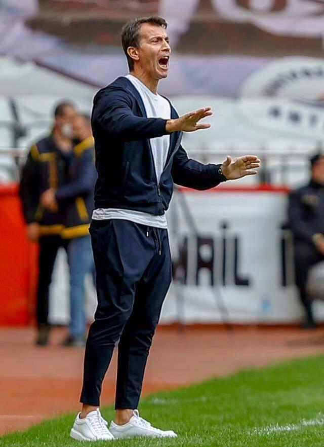 Süper Lig'de süper maç! Antalyaspor, devlere kök söktüren Alanyaspor'a derbide gol yağdırdı