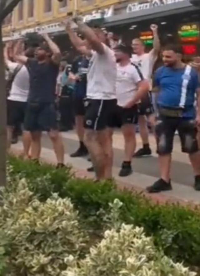 Trabzon'a gelen Kopenhag taraftarları, Fenerbahçe aleyhine küfürlü tezahüratlarda bulundu