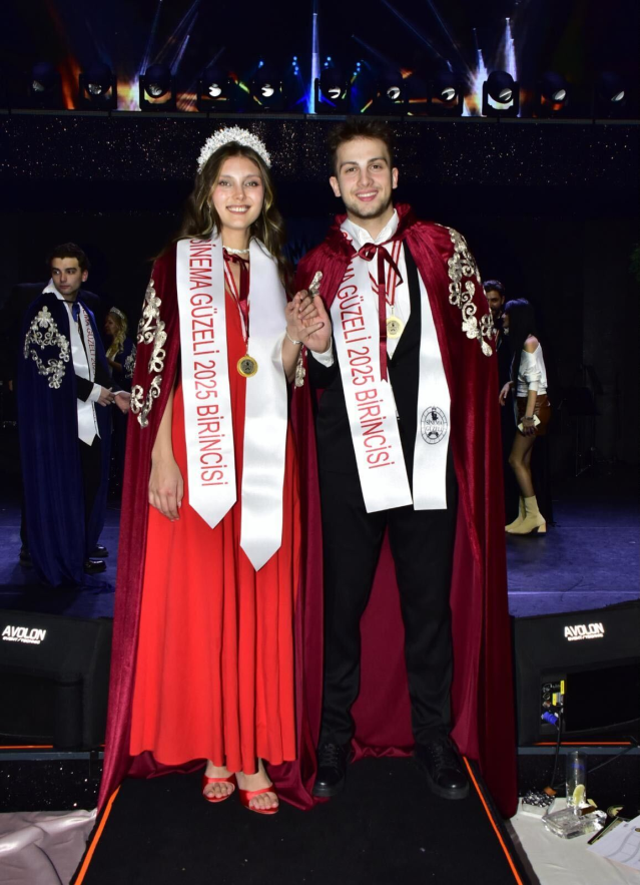 Sinema Güzeli 2025 Cahide Palazzo'da sanat ve ışıltıyla unutulmaz bir gece yaşattı