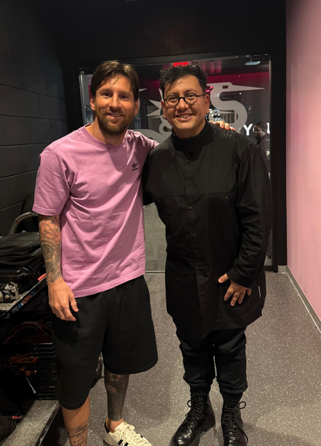 Ünlü Futbolcu Lionel Messi'nin En Sevdiği Golü Sanat Eserine Çevirdi: Refik Anadol'un Yenilikçi Projesi