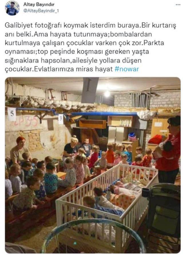 Fenerbahçe'nin kalecisi Altay Bayındır'dan duygulandıran Ukrayna paylaşımı