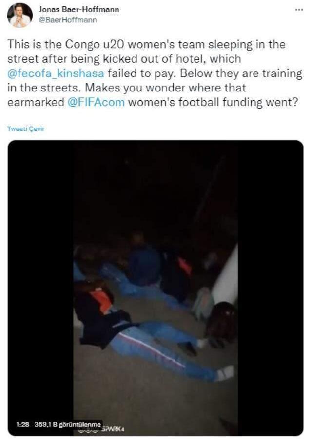 Skandal görüntüler paylaşıldı! Otelden atılan milli takım futbolcuları kaldırımda uyudu