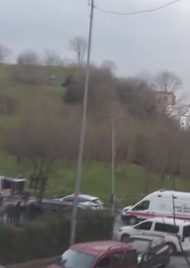 Eyüpsultan'da seyyar satıcı viyadüğün altında ceset buldu