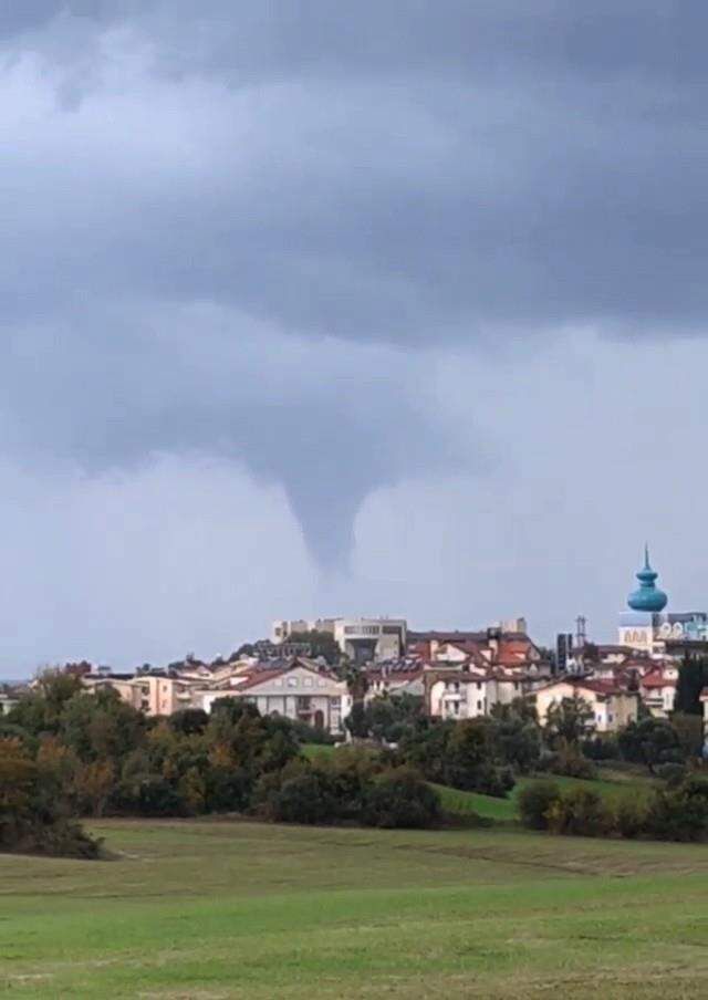 Antalya'da dev hortum korkuttu!