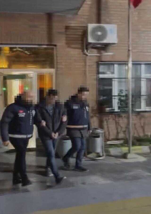 Havai fişekle saldıran platonik aşık yakalandı