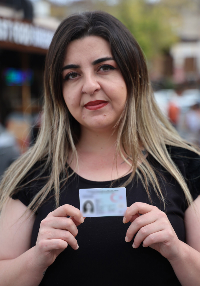 Ailesini ararken kendi mezarını buldu