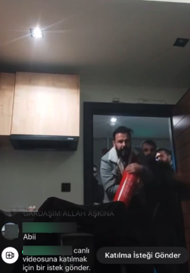 Canlı yayında intihar girişimi! Ekipler kapıyı kırarak içeri girdi