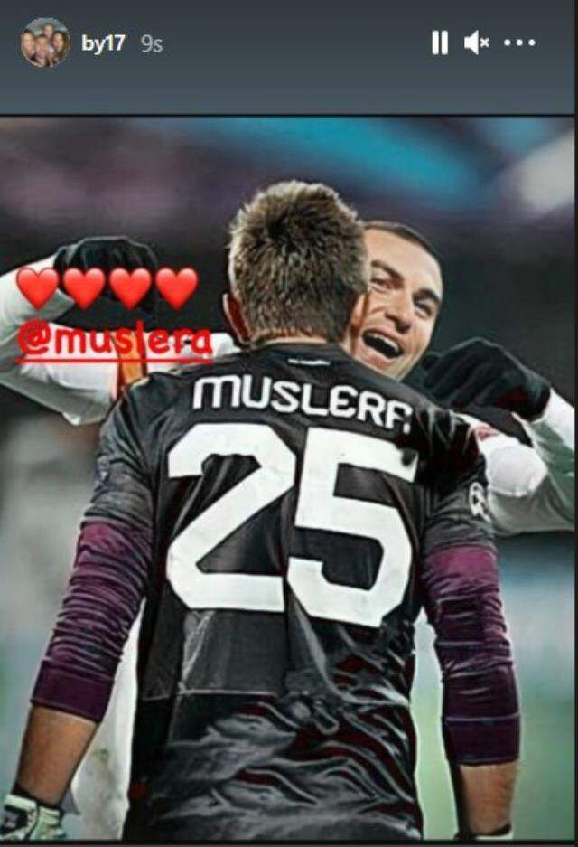 Gözyaşlarına boğulan Muslera'ya eski takım arkadaşı Burak Yılmaz sahip çıktı