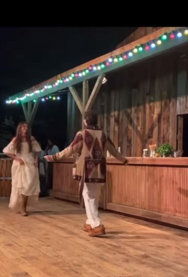 Can Vitali Hakko ve Deniz Aktaş çifti düğün öncesi 'Western' temalı parti yaptı