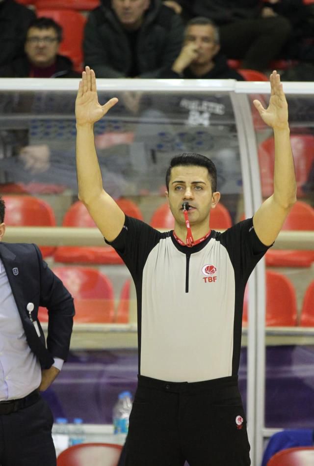 Hakemlerimizin yükselişi devam ediyor! Basketbolda bir başarı öyküsü: Mehmet Karabilecen