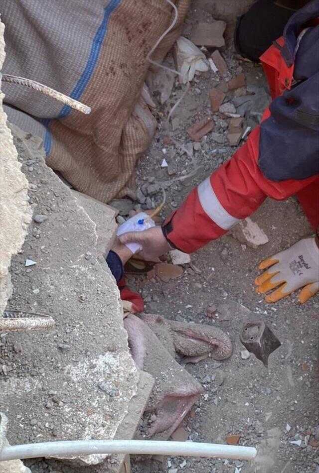 Kahramanmaraş'ta 222'nci saatte enkazdan sağ çıkarıldı
