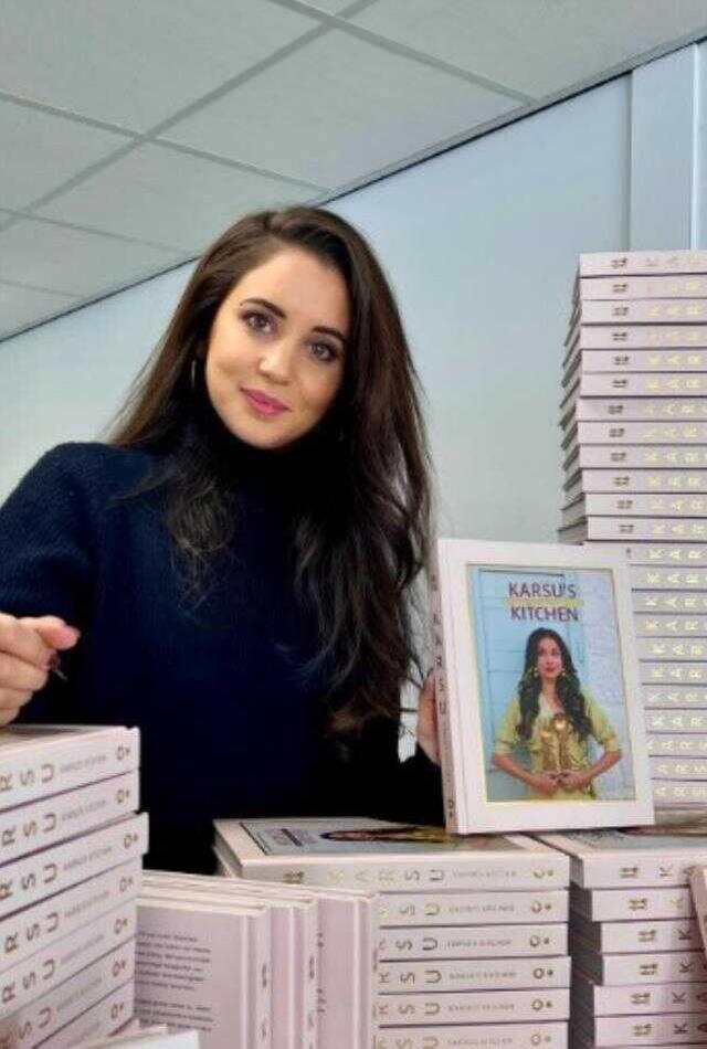 Depremde ailesinden 10 kişiyi kaybeden Karsu yıkılan evi paylaştı: Düşmeyen tek fotoğraf