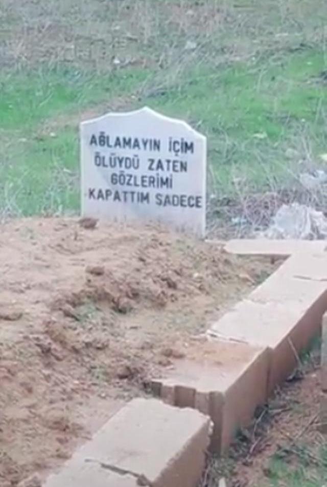 Ölen adamın mezar taşına yazdırdığı satırlar sosyal medyayı kırdı geçirdi