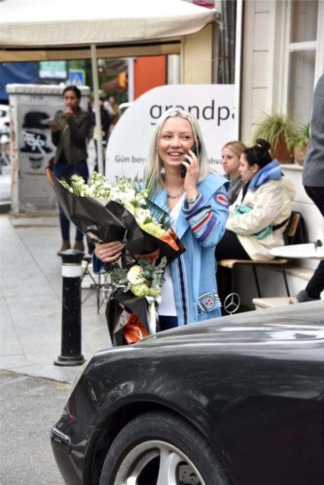 Ece Seçkin... 'DEKOLTEYİ ELEŞTİRENLER ARTIK MİDE BULANDIRIYOR!'