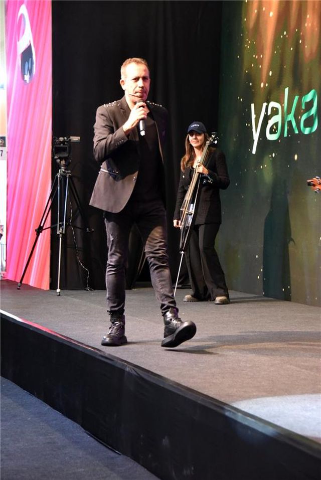 Haluk Levent, sanal ortamda konser verdi