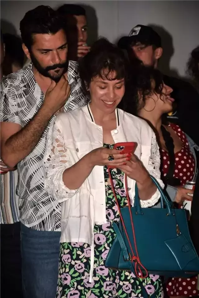 Hayaller ve Hayatlar dizisinden aşk çıktı! Yeşim Ceren Bozoğlu ve partneri Halil İbrahim Kurum ilişki yaşıyor