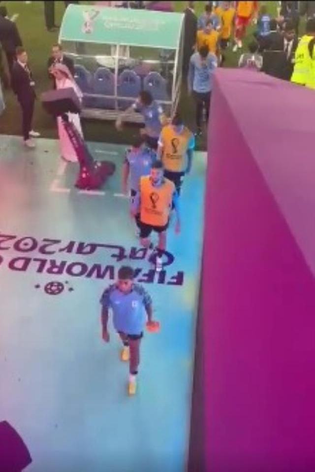 Sinirden gözü döndü! Dünyaca ünlü yıldız öfkesini VAR monitöründen çıkardı