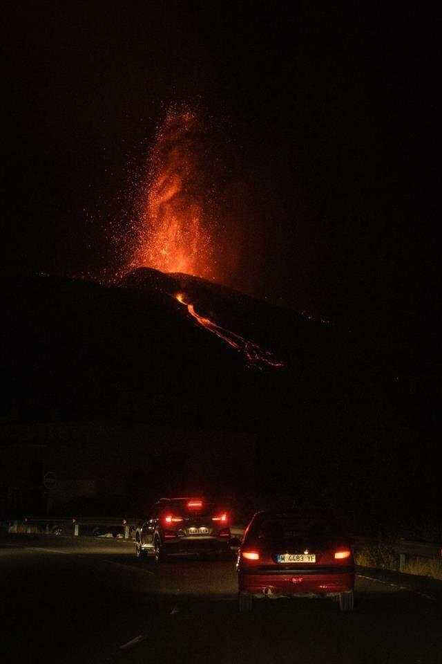 Kanarya Adaları'ndaki yanardağ felaketi havadan görüntülendi