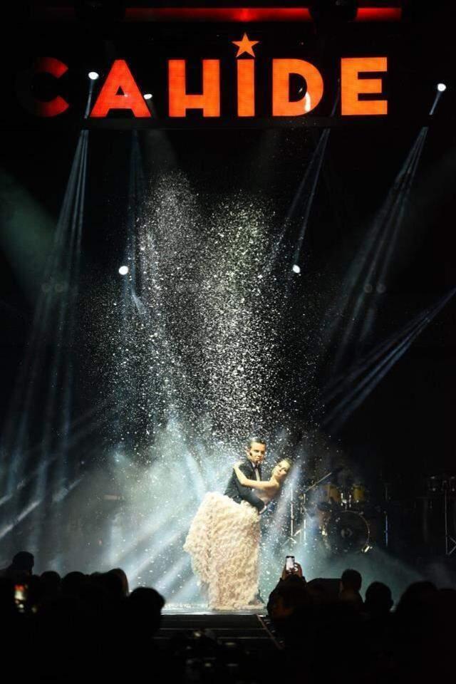 Gökay Kalaycıoğlu ve Melike Öcalan'dan Peri Masalı! Danslarıyla dakikalarca ayakta alkışlandılar