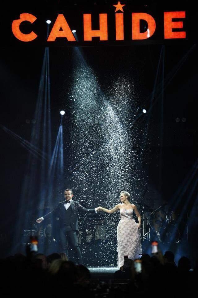 Gökay Kalaycıoğlu ve Melike Öcalan'dan Peri Masalı! Danslarıyla dakikalarca ayakta alkışlandılar