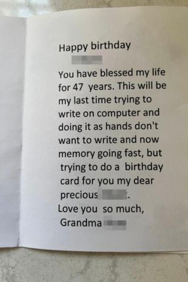 Ölüm döşeğindeki babaannesinin yazdığı son notu bulan adam, bir kenara çöküp saatlerce ağladı