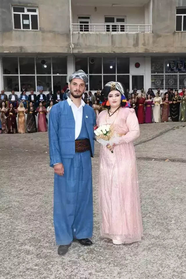 Aşiret lideri düğünler için limit koydu; uygulamaya kızından başladı