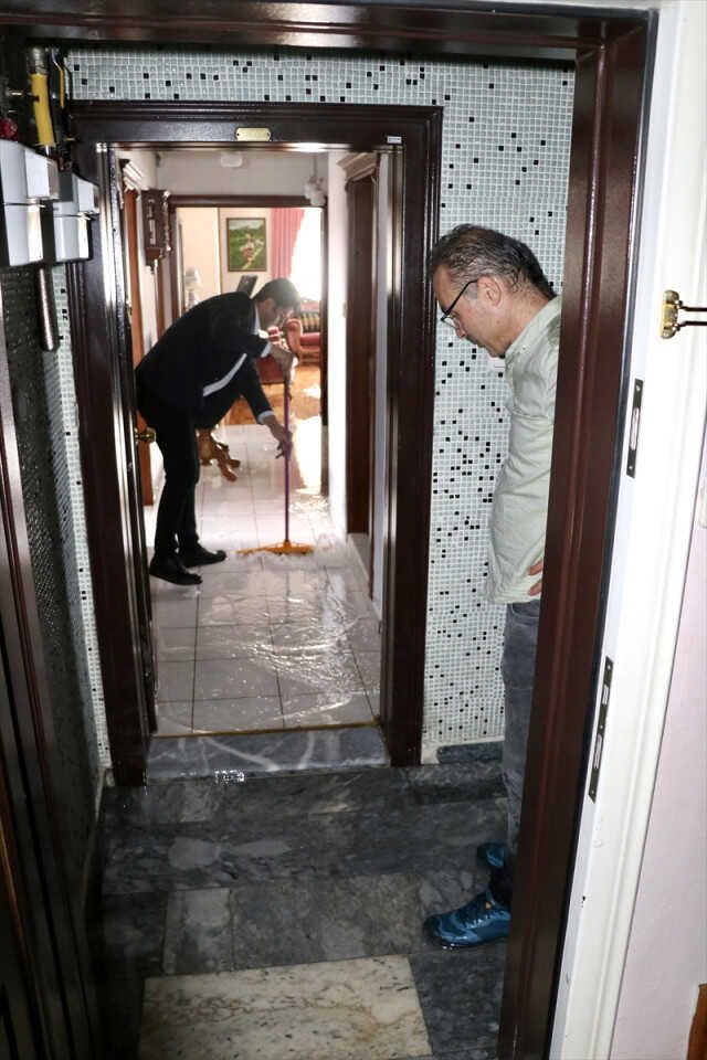 Ana isale hattı patladı, 8 katlı binayı su bastı! Evlerin hali inanılmaz