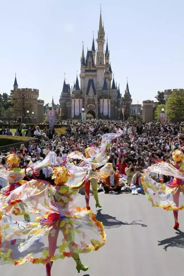 Tokyo Disneyland 40. Yıldönümünü Kutluyor