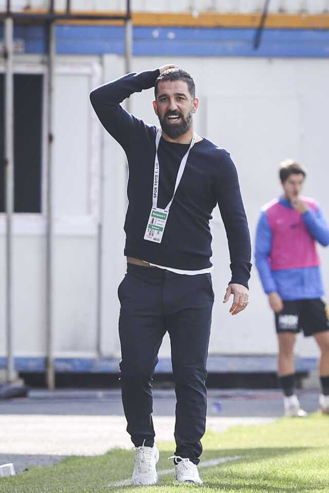 Hocalık kariyeri kötü başladı! Arda Turan'ın takımı Eyüpspor yine kazanamadı