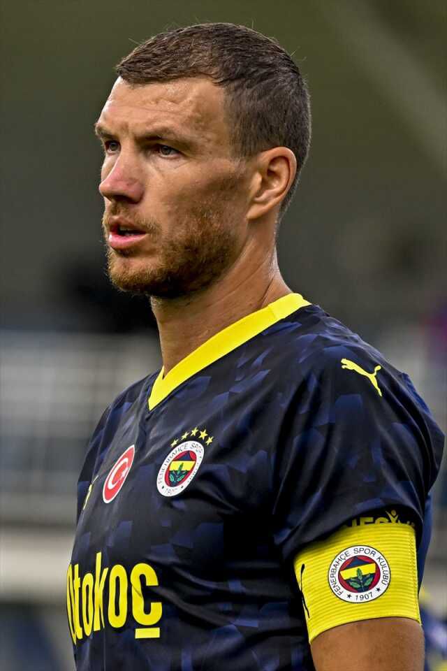 Fenerbahçe'nin yeni kaptanı Edin Dzeko oldu