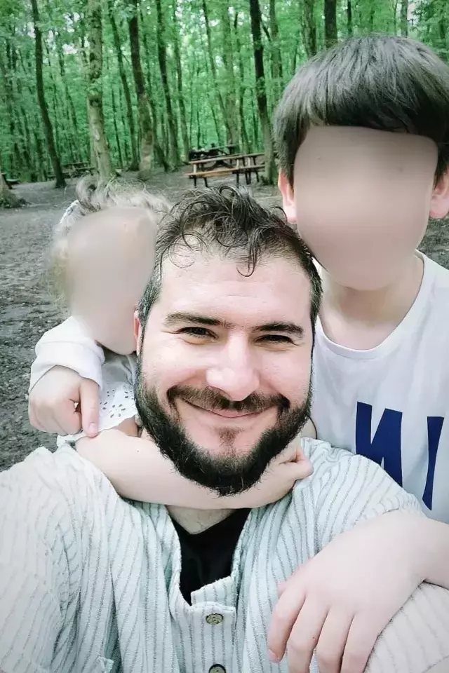 Eşinin gözlerinin önünde bıçaklanarak öldürüldü