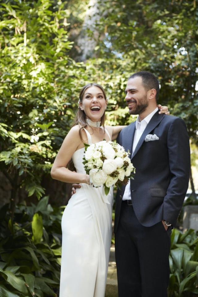 'Eveeet' notuyla paylaştı! Aslı Enver, sevgilisi Berkin Gökbudak ile evlendi