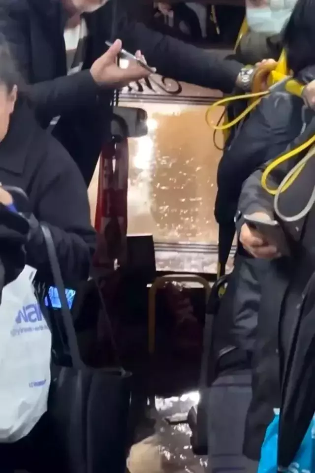 Antalya'da Alt Geçitte Mahsur Kalan Otobüsün Korku Dolu Anları