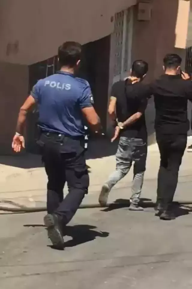 Annesi ve kız kardeşini eve kilitleyip, yangın çıkardı! Mahallede büyük panik