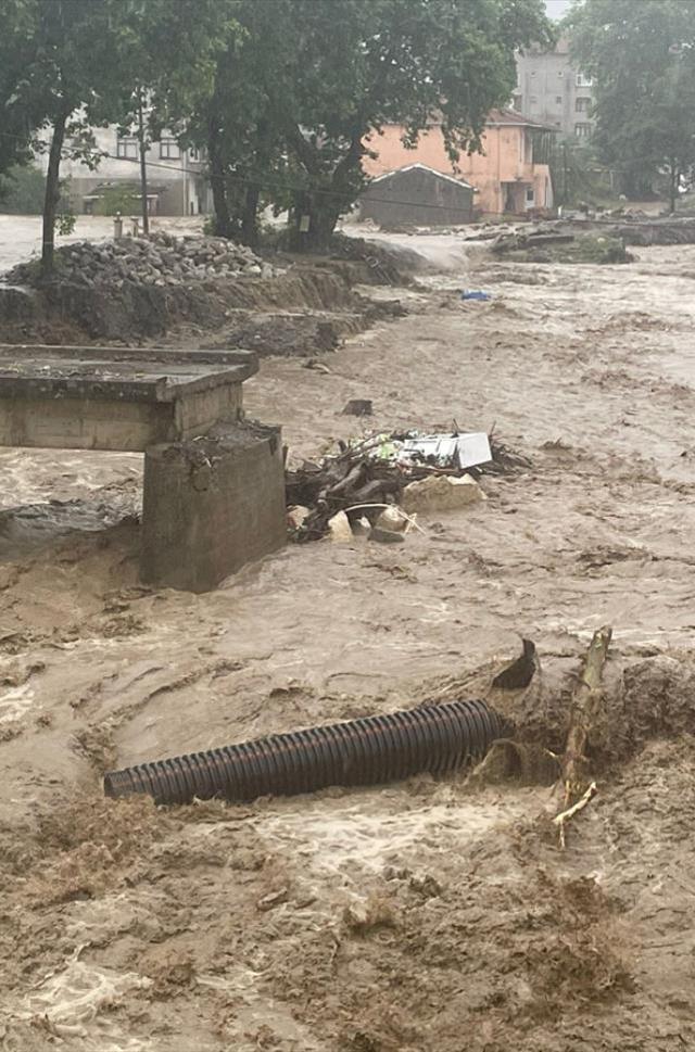 AFAD'dan Batı Karadeniz'de 5 il, 15 ilçe için kritik uyarı: Taşkın riski tehlikeli boyutlara ulaştı