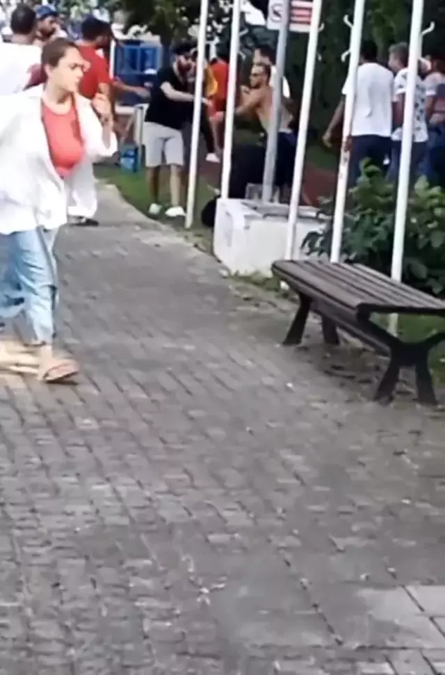 Su kayağı yapan eşinin fotoğrafının çekildiğini görünce deliye döndü